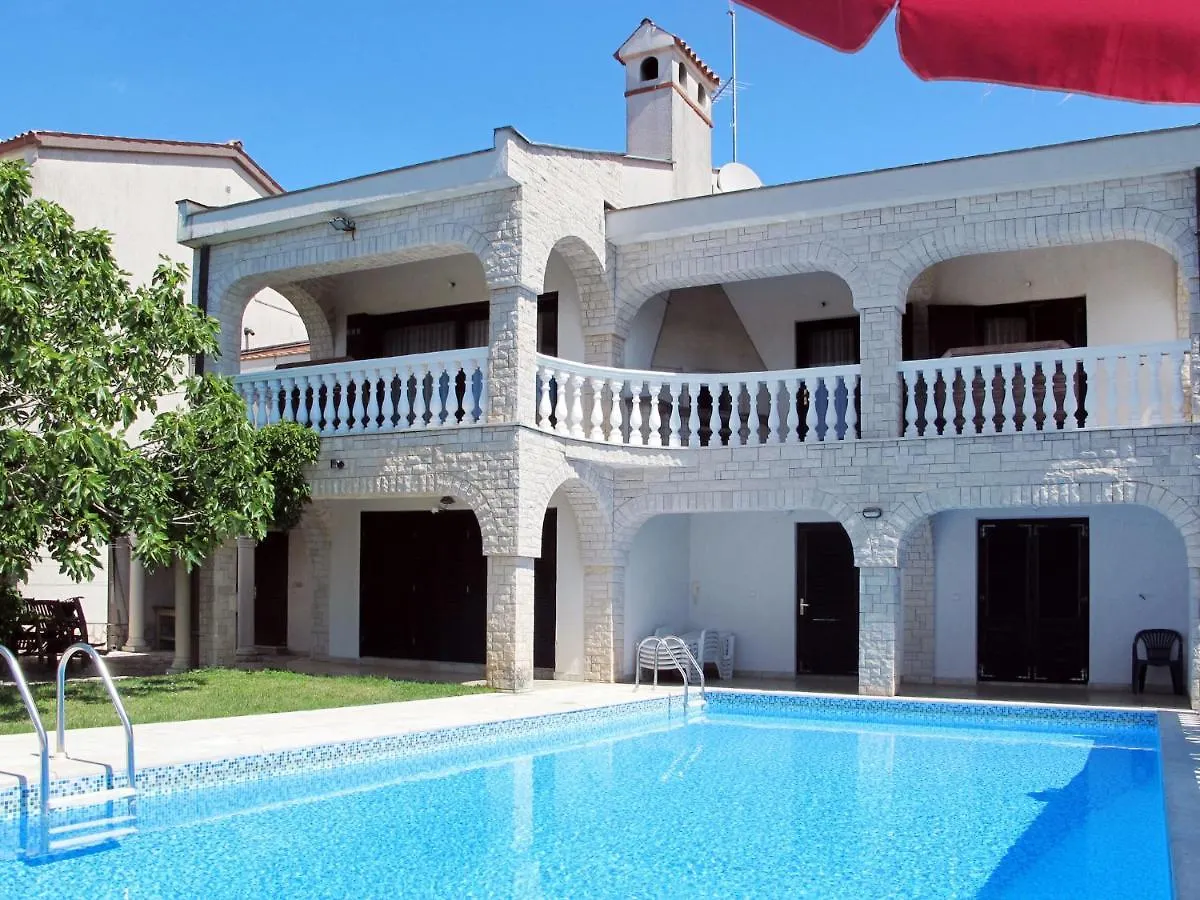 Apartment Villa Ursa - PUL320 Pjescana Uvala
