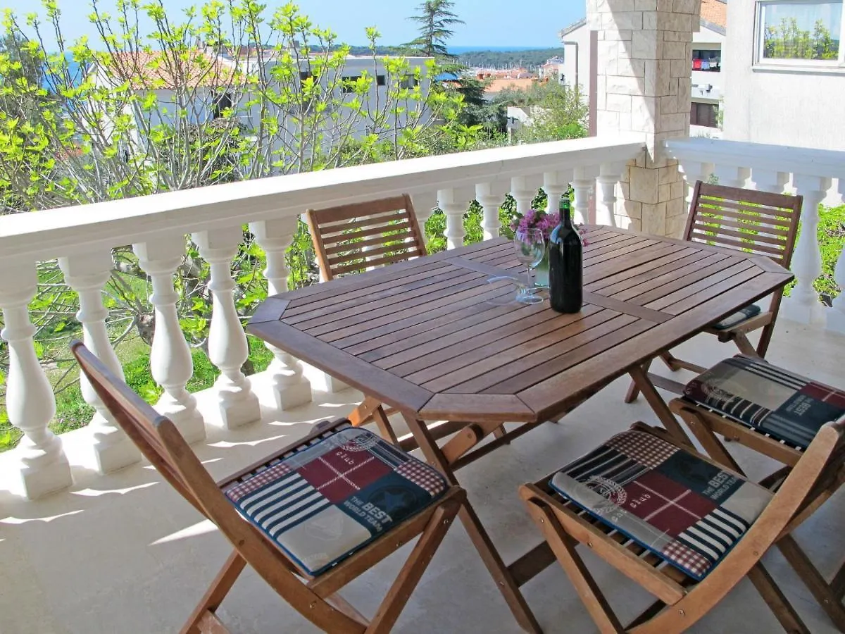 Apartment Villa Ursa - PUL320 Pjescana Uvala