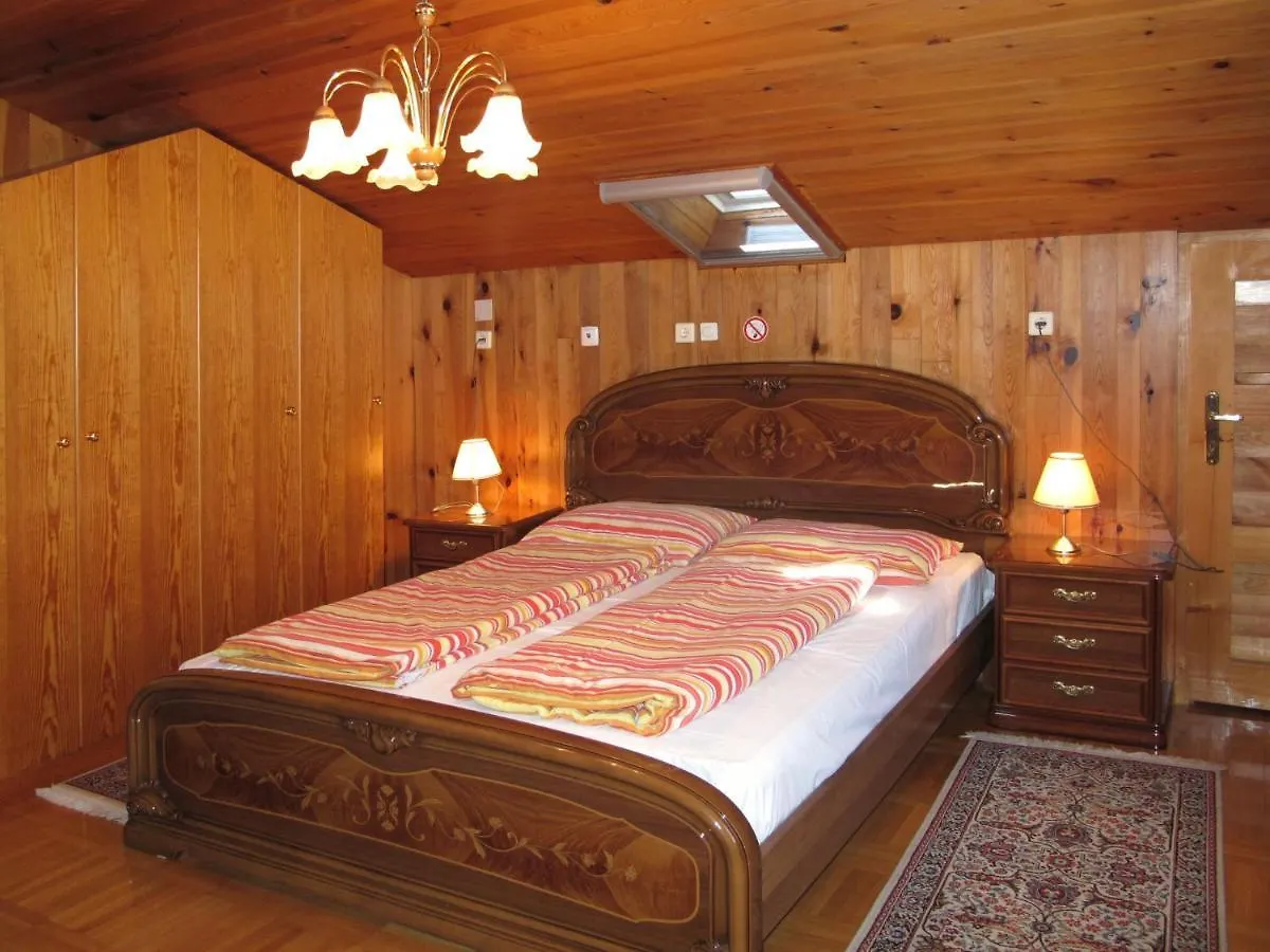 Apartment Villa Ursa - PUL320 Pjescana Uvala 0*,  Croazia