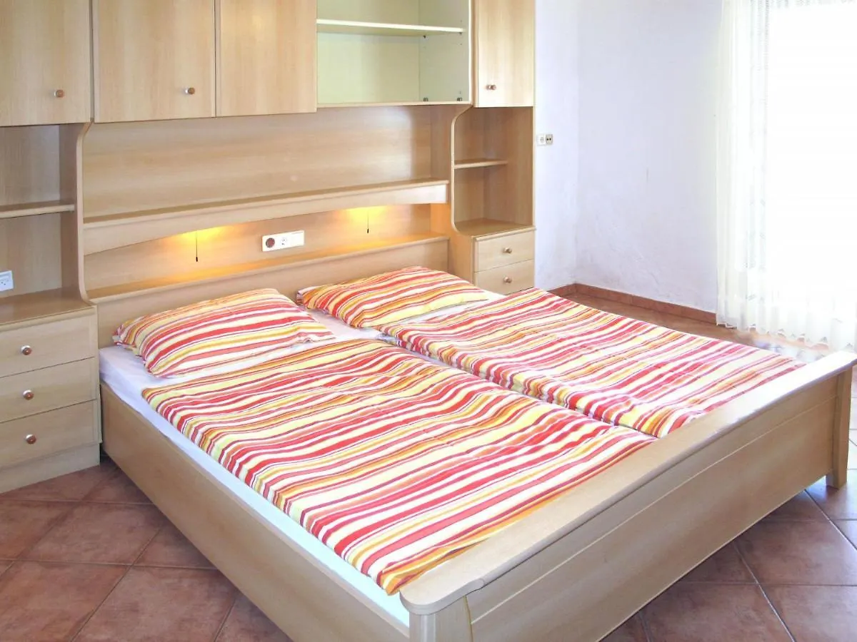 Apartment Villa Ursa - PUL320 Pjescana Uvala