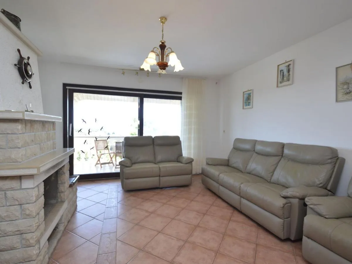 Apartment Villa Ursa - PUL320 Pjescana Uvala